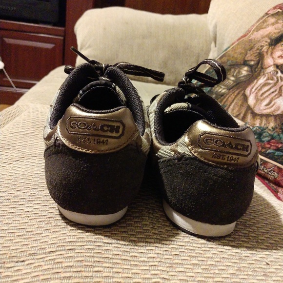 $โฌ๏ธ ๐ NWOT's Coach Sneakers Size 6M ๐ - Picture 4 of 5
